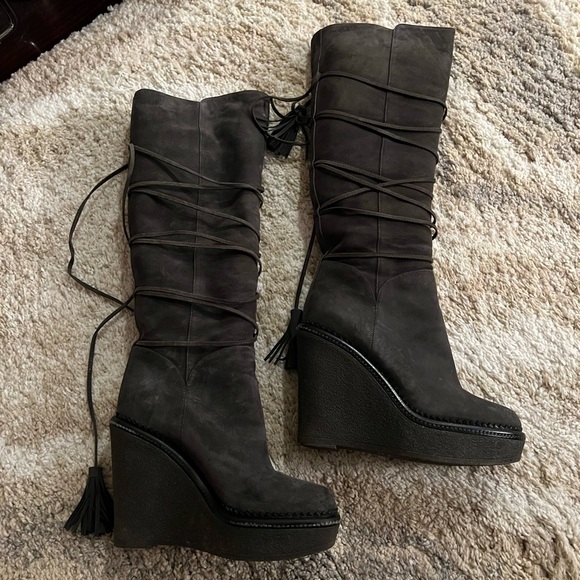 Yves Saint Laurent Platform Shearling knee high lace up boots - size 36 - Picture 5 of 8